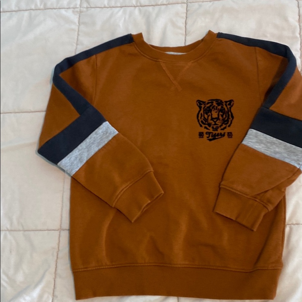 H&M boy’s sweatshirt